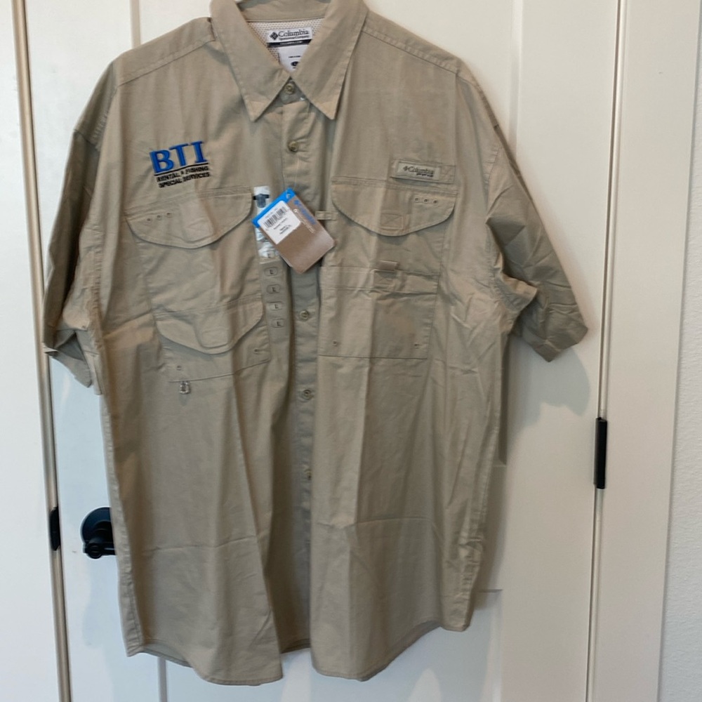 Columbia Men’s Bonehead SS Vented Fishing Shirt.  Large.  Beige. Pockets.‎ …